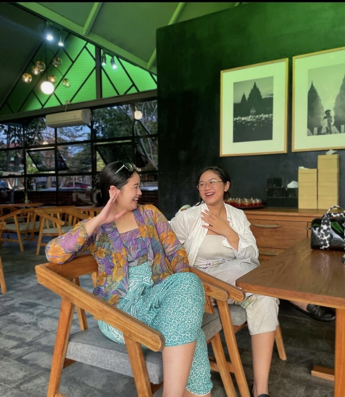 Ini Shania Gudono, Adik Erina Gudono yang Hobi Kulineran Seru Ini Shania Gudono, Adik Erina Gudono yang Hobi Kulineran Seru