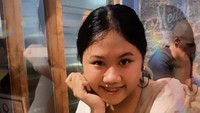 Shania Gudono tampaknya suka mencoba beberapa makanan mulai dari makanan lokal hingga internasional. Seperti ini ketika ia mencoba beberapa menu makanan di restoran bergaya Mediterranean. Foto: Instagram @shaniagudono