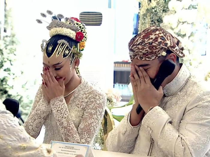 Kaesang dan Erina saat menjalani akad nikah di Pendopo Agung Royal Ambarrukmo, Sabtu (10/12/2022).
