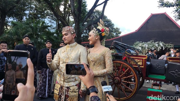 Kaesang dan Erina usai akad nikah di Pendopo Agung Royal Ambarrukmo Sleman, Sabtu (10/12/2022).