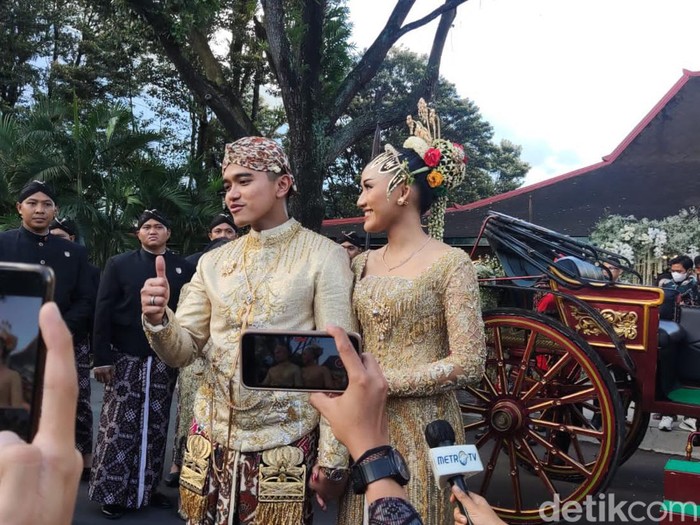 Kaesang dan Erina usai akad nikah di Pendopo Agung Royal Ambarrukmo Sleman, Sabtu (10/12/2022).