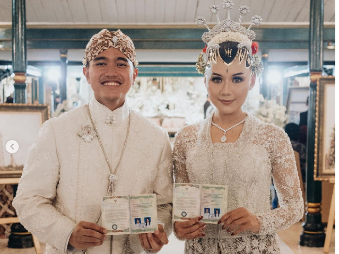 Kaesang dan Erina usai menjalani akad nikah di Yogyakarta.
