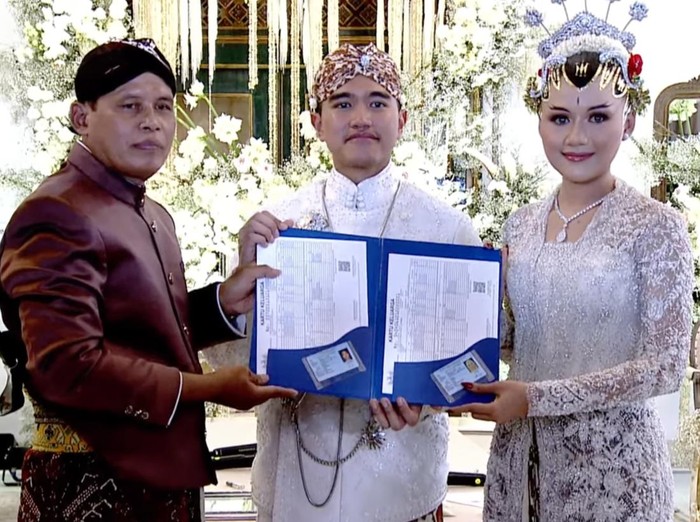 Kaesang Pangarep dan Erina Gudono langsung dapat KTP dan KK baru.