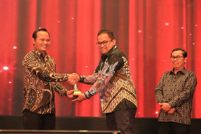 Kemensos Raih Penghargaan Pengelolaan Media Massa Terbaik 2022