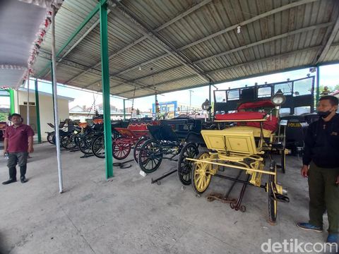 Kereta kuda untuk kirab tasyakuran pernikahan Kaesang Pangarep dan Erina Gudono di Mapolresta Solo, Sabtu (10/12/2022).