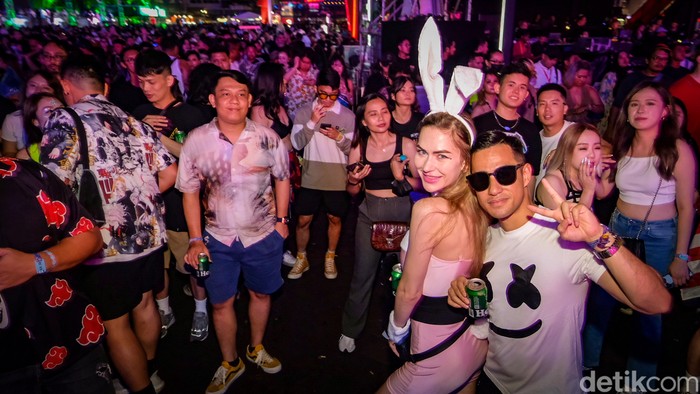 Kibarkan Merah Putih, Nervo Guncang Panggung DWP 2022 Kibarkan Merah Putih, Nervo Guncang Panggung DWP 2022