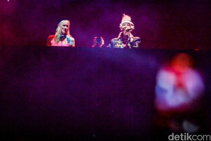 Kibarkan Merah Putih, Nervo Guncang Panggung DWP 2022 Kibarkan Merah Putih, Nervo Guncang Panggung DWP 2022