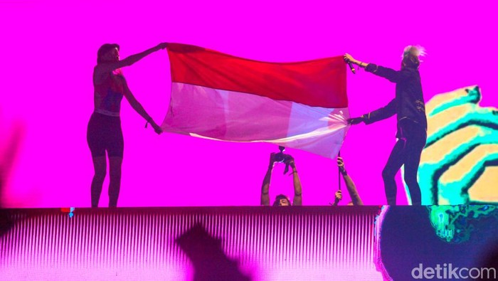 Kibarkan Merah Putih, Nervo Guncang Panggung DWP 2022 Kibarkan Merah Putih, Nervo Guncang Panggung DWP 2022