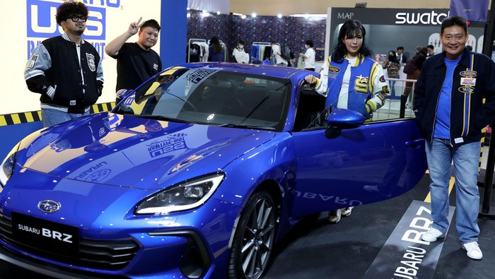 Koleksi Ekslusif Fashion Jaket Varsity Subaru di Ajang UUS Ajang pameran Urban Sneaker Society (UUS) 2022 kembali di gelar di JCC pada 9-11 Desember mendatang. Subaru pun unjuk gigi diajang perhelatan itu.