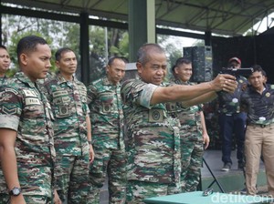 Kala TNI dan Sipil Adu Tembak di Lapangan Mako Pusenif