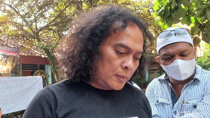 Kuasa hukum wali murid SDN Pondok Cina (Pocin) 1, Deolipa Yumara (Anggi Muliawati/detikcom)