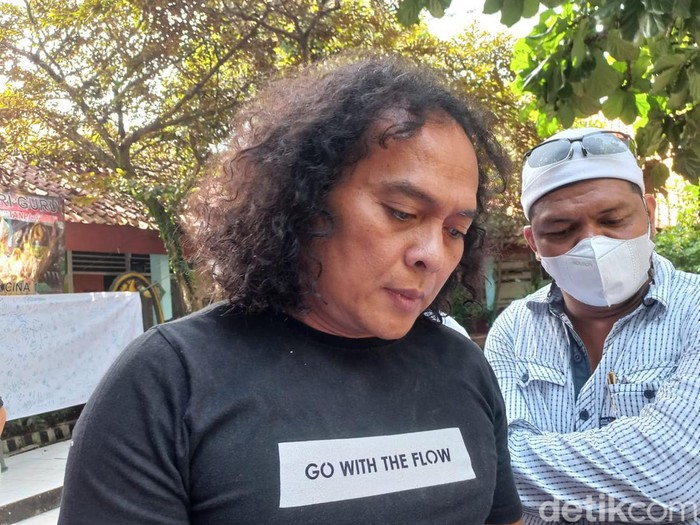 Kuasa hukum wali murid SDN Pondok Cina (Pocin) 1, Deolipa Yumara (Anggi Muliawati/detikcom)