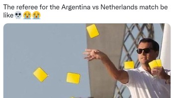 Laga Argentina vs Belanda di perempat final Piala Dunia 2022 berlangsung keras dan bertabur kartu kuning. Foto: (Twitter)