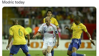 Meme Luka Modric menjelma menjadi Zidane saat lawan Brasil. Modric jadi trending topic Twitter dunia dengan 366 ribu tweet. Foto: (Twitter)