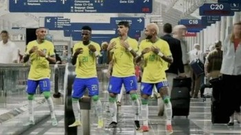 Meme para pemain Brasil pulang ke bandara. Foto: (Twitter)