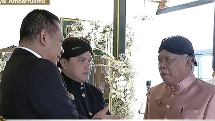 Menteri BUMN Erick Thohir, Menteri PUPR Basuki Hadimuljono dan Ketua MPR Bambang Soesatyo di akad nikah Kaesang dan Erina, Sabtu (10/12/2022).