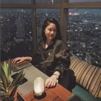 Pemilik nama lengkap Nadya Sofia Gudono itu mencuri perhatian saat hadir bersama kakak laki-lakinya Allen Gudono saat prosesi langkahan, Jumat (9/12/2022). Di mana adiknya Erina Gudono memohon doa restu sebelum dinikahi Kaesang. Foto: Instagram