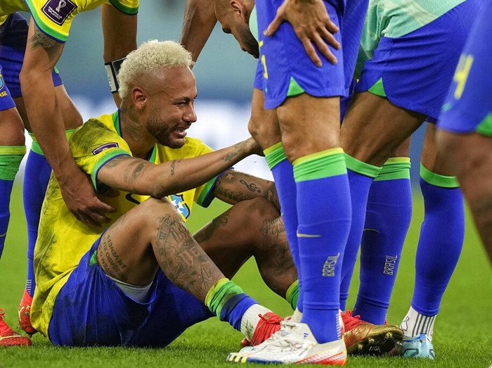 Brazil's Neymar reacts after the penalty shootout at the World Cup quarterfinal soccer match between Croatia and Brazil, at the Education City Stadium in Al Rayyan, Qatar, Friday, Dec. 9, 2022. (AP Photo/Martin Meissner)