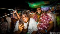 Jika penonton banyak menanti penampilan Dipha Barus hingga DJ Snake di hari pertama DWP 2022, kali ini pengunjung dimanjakan dengan penampilan Weird Genuis sampai Armin Van Buuren.Foto: Andhika Prasetia/ detikcom