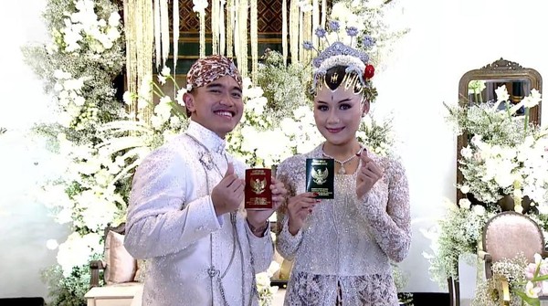 Senyum Bahagia Kaesang-Erina Setelah Sah Jadi Suami Istri