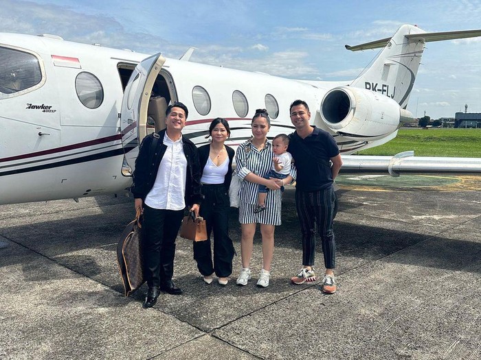 Raffi Ahmad naik jet pribadi ke nikahan Kaesang.