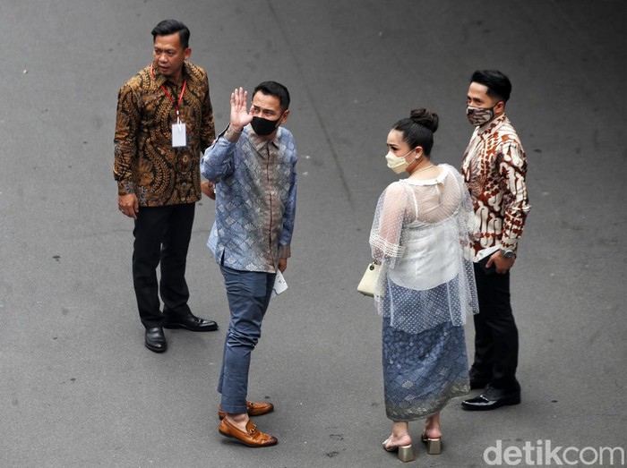 Prosesi akad nikah Kaesang-Erina digelar di Pendopo Royal Ambarrukmo Yogyakarta, Sabtu (10/12/2022). Raffi Ahmad dan Nagita Slavina hadir dalam akad nikah tersebut.