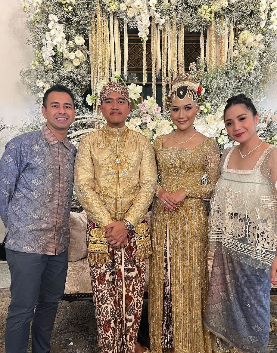 Raffi Ahmad dan Nagita Slavina jadi salah satu tamu di pernikahan Kaesang Pangarep dan Erina Gudono.
