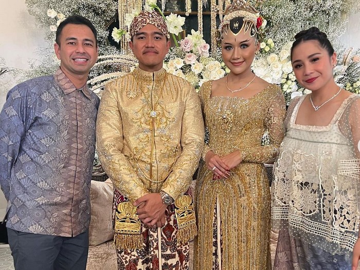 Raffi Ahmad dan Nagita Slavina jadi salah satu tamu di pernikahan Kaesang Pangarep dan Erina Gudono.