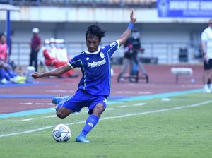 Robi Darwis Bicara Debut Melawan Persija