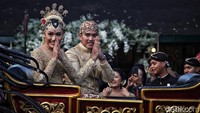 Kaesang dan Erina sempat menyapa tamu undangan akad nikah.