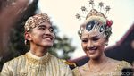 Sah Jadi Suami-Istri, Kaesang dan Erina Naik Kereta Kuda Bareng
