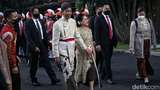 Senyum Lega Jokowi Setelah Kaesang-Erina Resmi Menikah