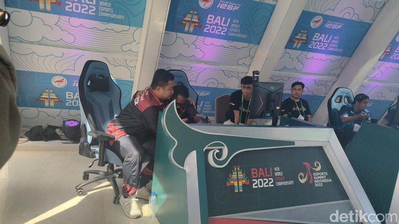 Saat ini, berlangsung Indonesia Esports Summit 2022, di mana agenda utamanya IESF 14th World Esports Championships di Hote Merusaka. Berikut potret keseruannya.