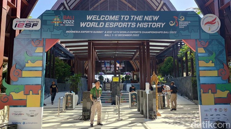 Saat ini, berlangsung Indonesia Esports Summit 2022, di mana agenda utamanya IESF 14th World Esports Championships di Hote Merusaka. Berikut potret keseruannya.