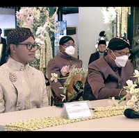 Sebagai satu-satunya anak laki-laki di keluarga Gudono, Allen yang menggantikan peran ayahnya (alm) Profesor Muhammad Gudono yang telah berpulang pada 2016. Foto: Instagram