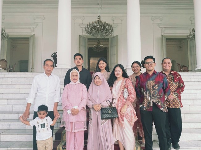 Seiring waktu berjalan, Allen akhirnya kembali ke Tanah Air. Dia pun mengikuti seleksi CPNS pada 2019 dan kini bekerja di lingkungan Pemerintah Kota Yogyakarta. Foto: Instagram