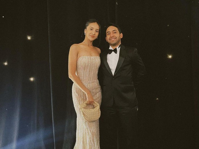 anya geraldine gaya Anya Geraldine di pernikahan Chalese Islan.