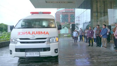 BSI Beri Bantuan Ambulans untuk Kampus UI