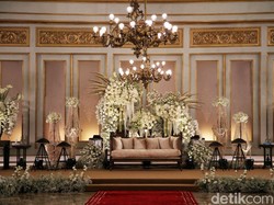 Foto: Dekorasi Tasyakuran Kaesang-Erina, Pura Mangkunegaran Penuh Bunga Putih