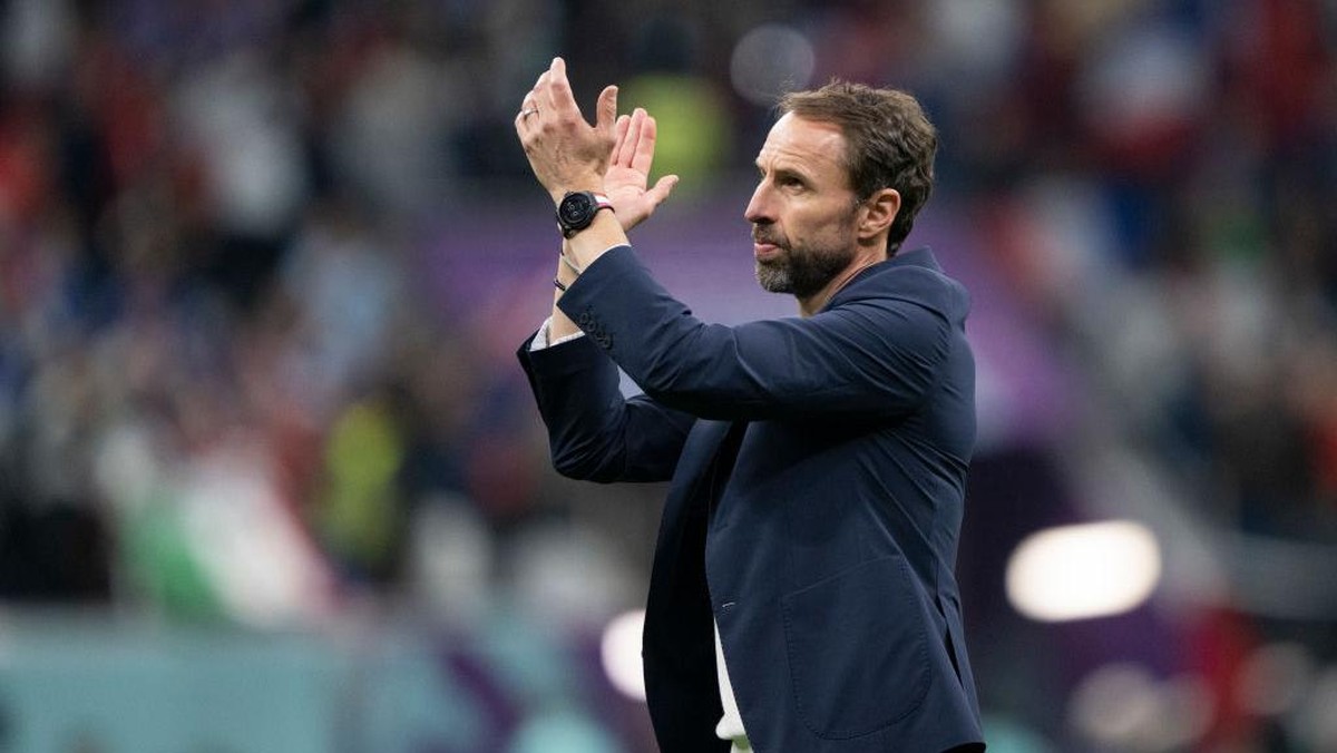 Gareth Southgate dilaporkan akan tetap melatih Inggris. (Foto: Getty Images/Sebastian Frej/MB Media)