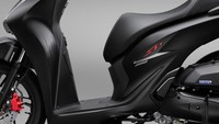 Skutik ini juga punya desain dek rata, sehingga memudahkan saat penggunanya ingin membawa barang. Foto: Dok. Honda Vietnam