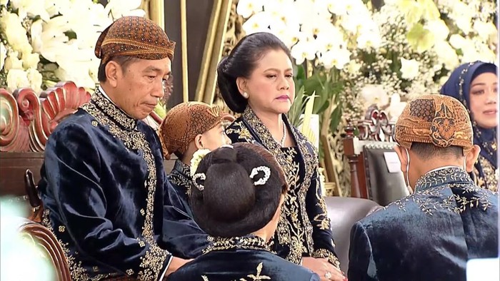 Jokowi Beri Tuntunan ke Gibran-Kaesang dan Erina, Iriana Menahan Tangis