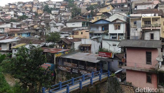 Kampung Pelangi 200 Bandung.