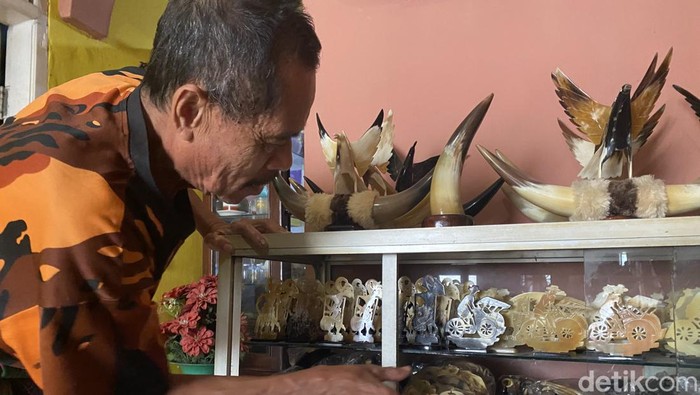 Kerajinan tangan dari Kampung Inggris Sukabumi. Kerajinan tangan dari Kampung Inggris Sukabumi.