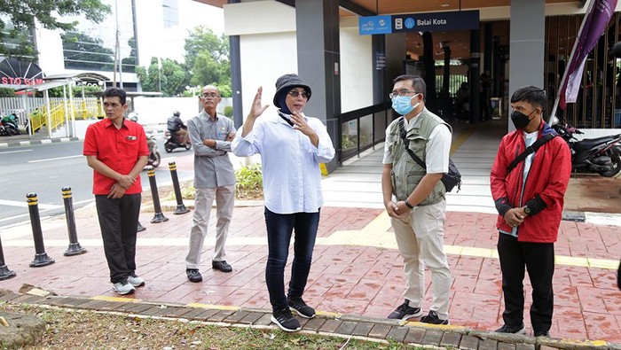 Komisi D tinjau lokasi pelican crossing di Jalan Medan Merdeka Selatan, Jakpus