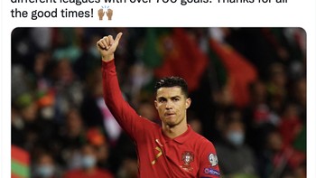 Ronaldo pergi dari Piala Dunia. Satu-satunya pemain yang mencetak gol di 5 Piala Dunia. Kapten negaranya dan salah satu pemain terbaik di generasinya. Karir klub yang jadi teladan dan pemenang banyak titel. Terima kasih, sebut akun ini. Foto: Twitter