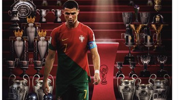 Di antara banyak sekali koleksi pialanya, Ronaldo harus rela tak pernah juara Piala Dunia. Foto: Twitter