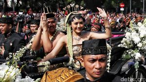 Potret Kemeriahan Kirab Pernikahan Kaesang-Erina
