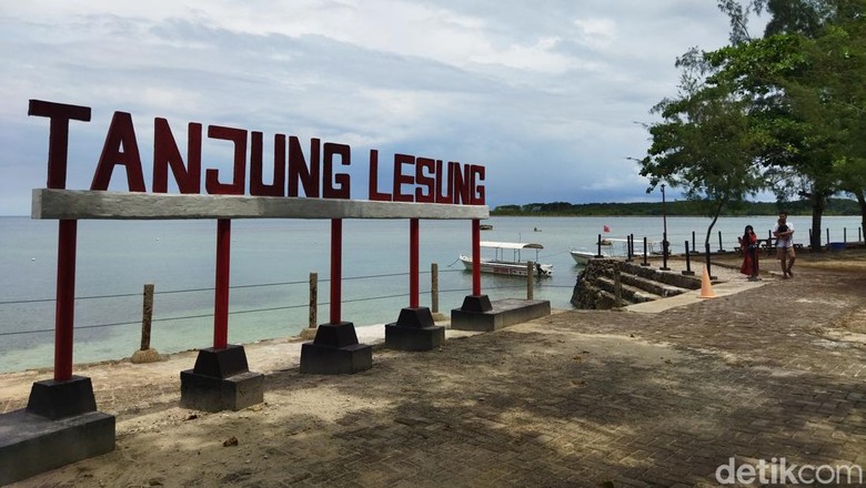 Pantai Tanjung Lesung