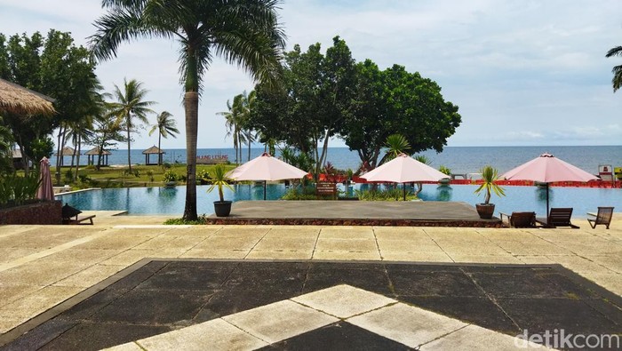 Pantai Tanjung Lesung